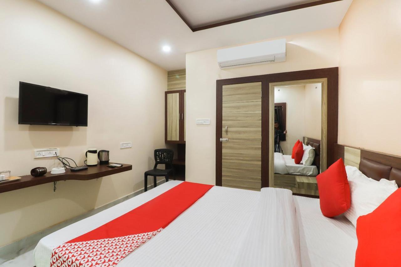 Capital O Hotel 7Th Heaven Jamshedpur Exteriör bild