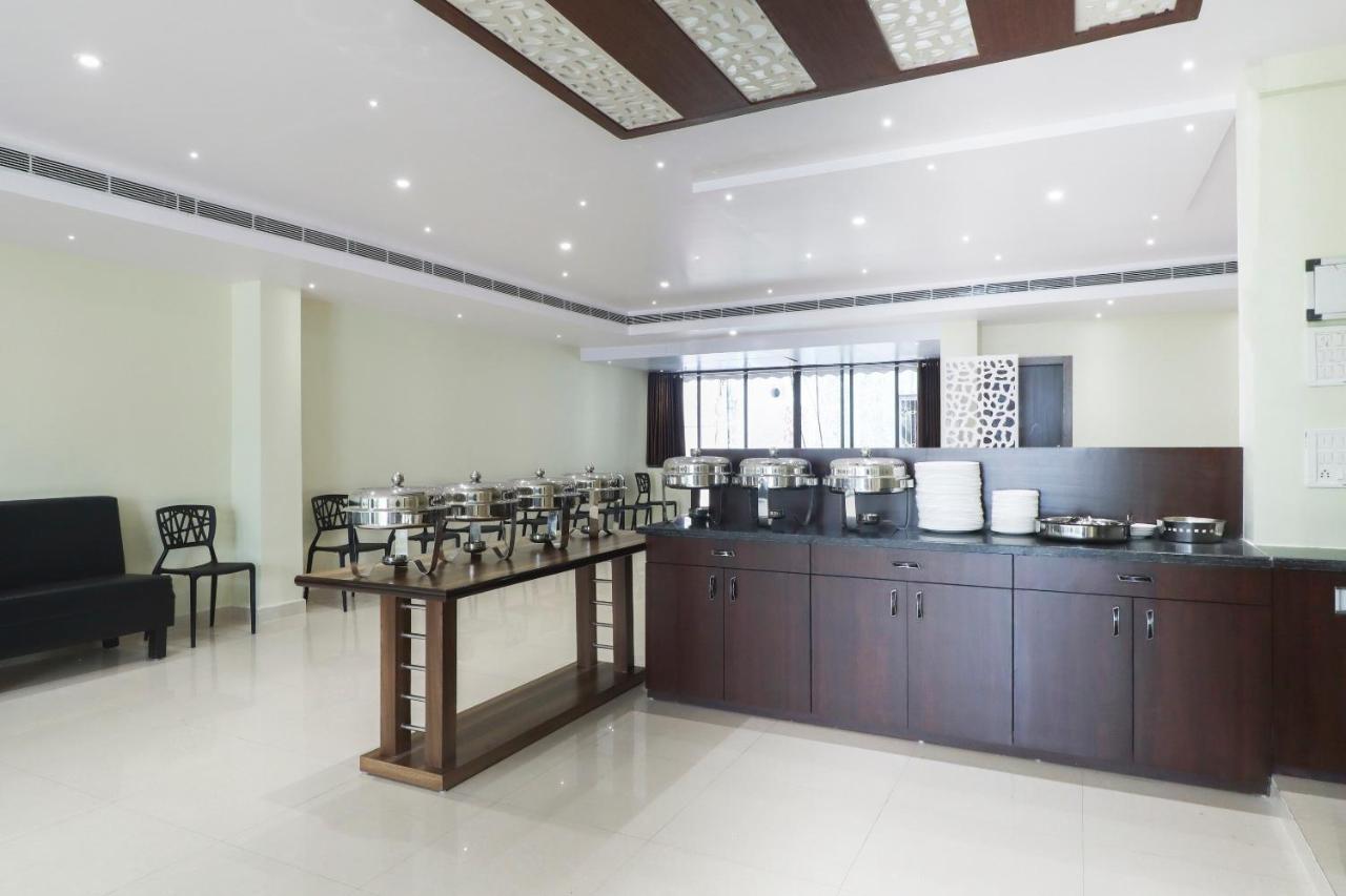 Capital O Hotel 7Th Heaven Jamshedpur Exteriör bild