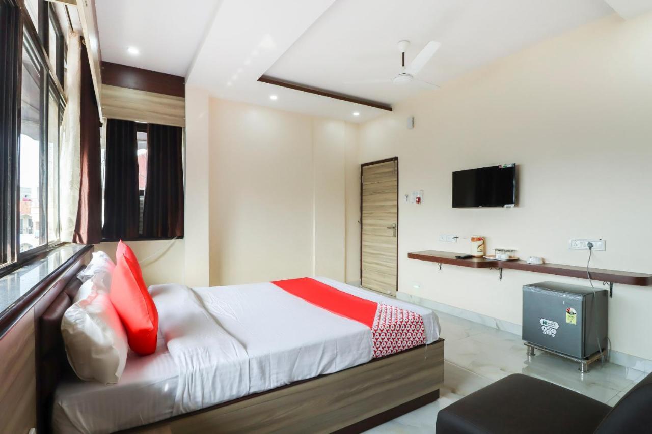 Capital O Hotel 7Th Heaven Jamshedpur Exteriör bild