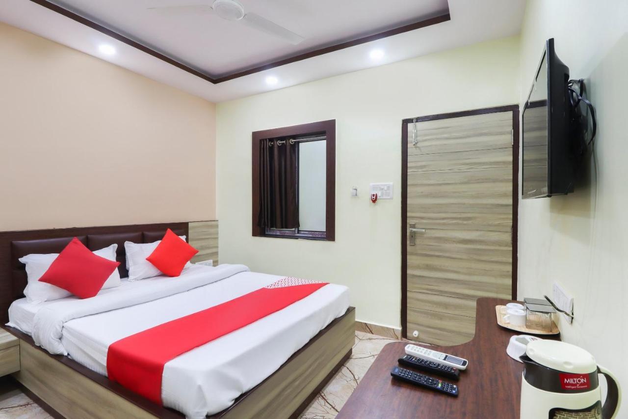 Capital O Hotel 7Th Heaven Jamshedpur Exteriör bild
